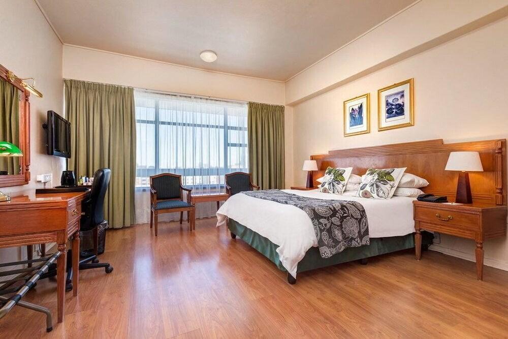 Protea Hotel By Marriott Bloemfontein Buitenkant foto
