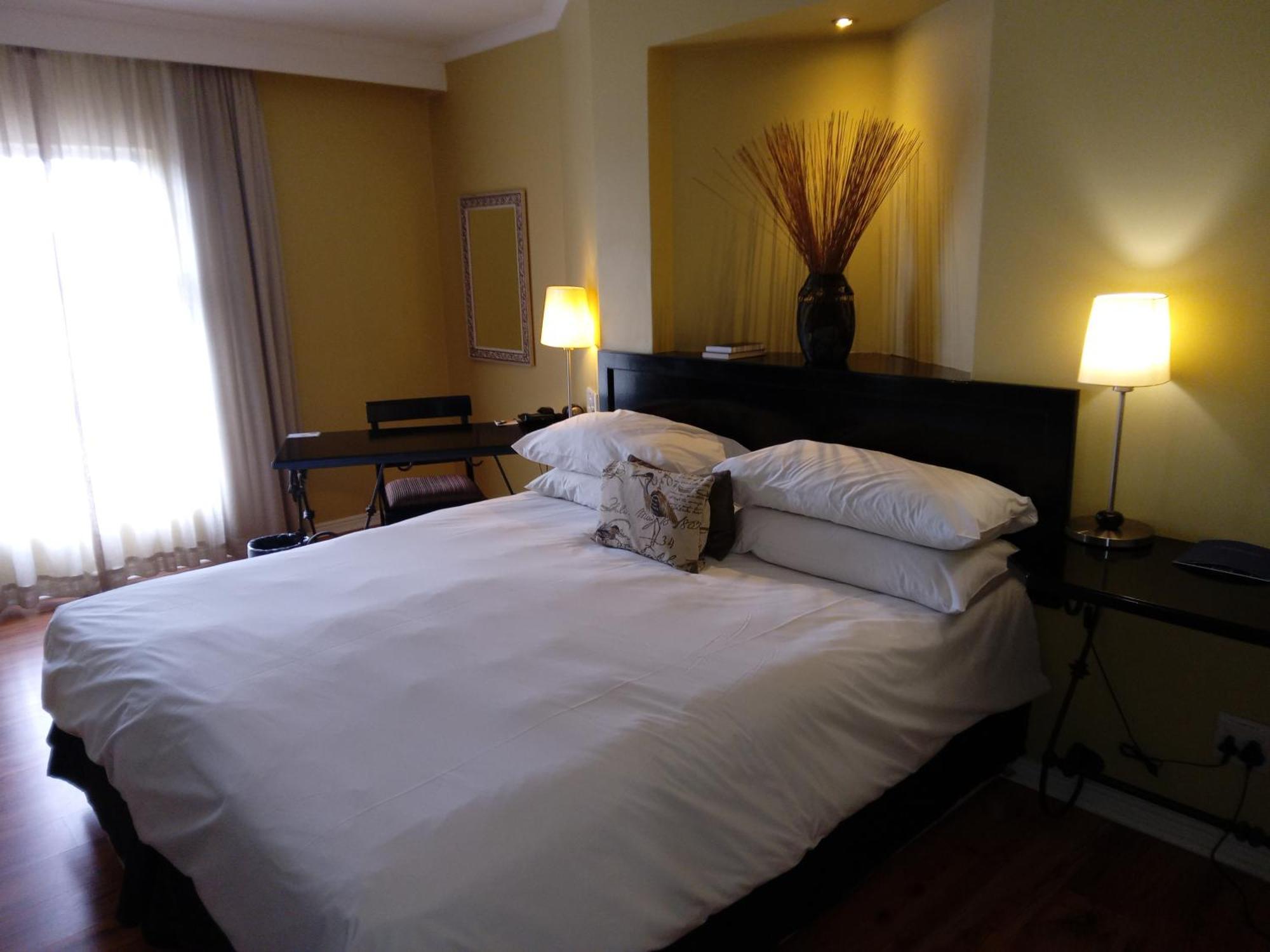 Protea Hotel By Marriott Bloemfontein Buitenkant foto