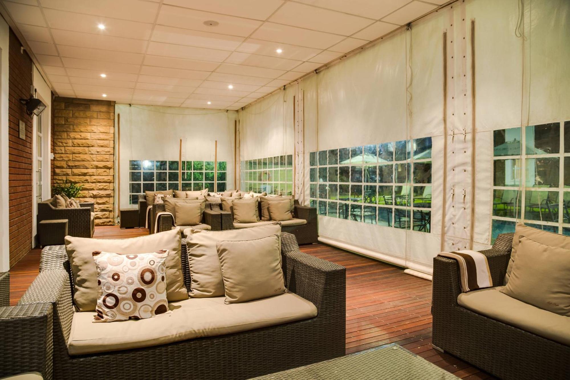 Protea Hotel By Marriott Bloemfontein Buitenkant foto