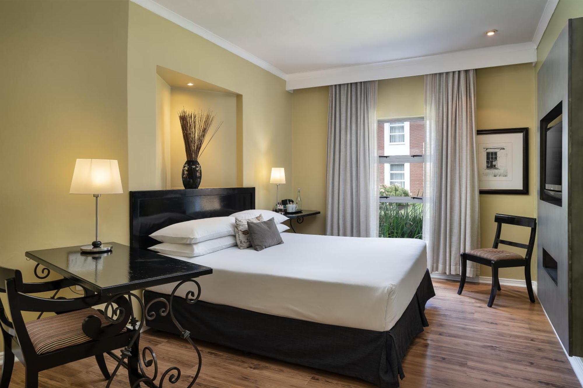 Protea Hotel By Marriott Bloemfontein Buitenkant foto