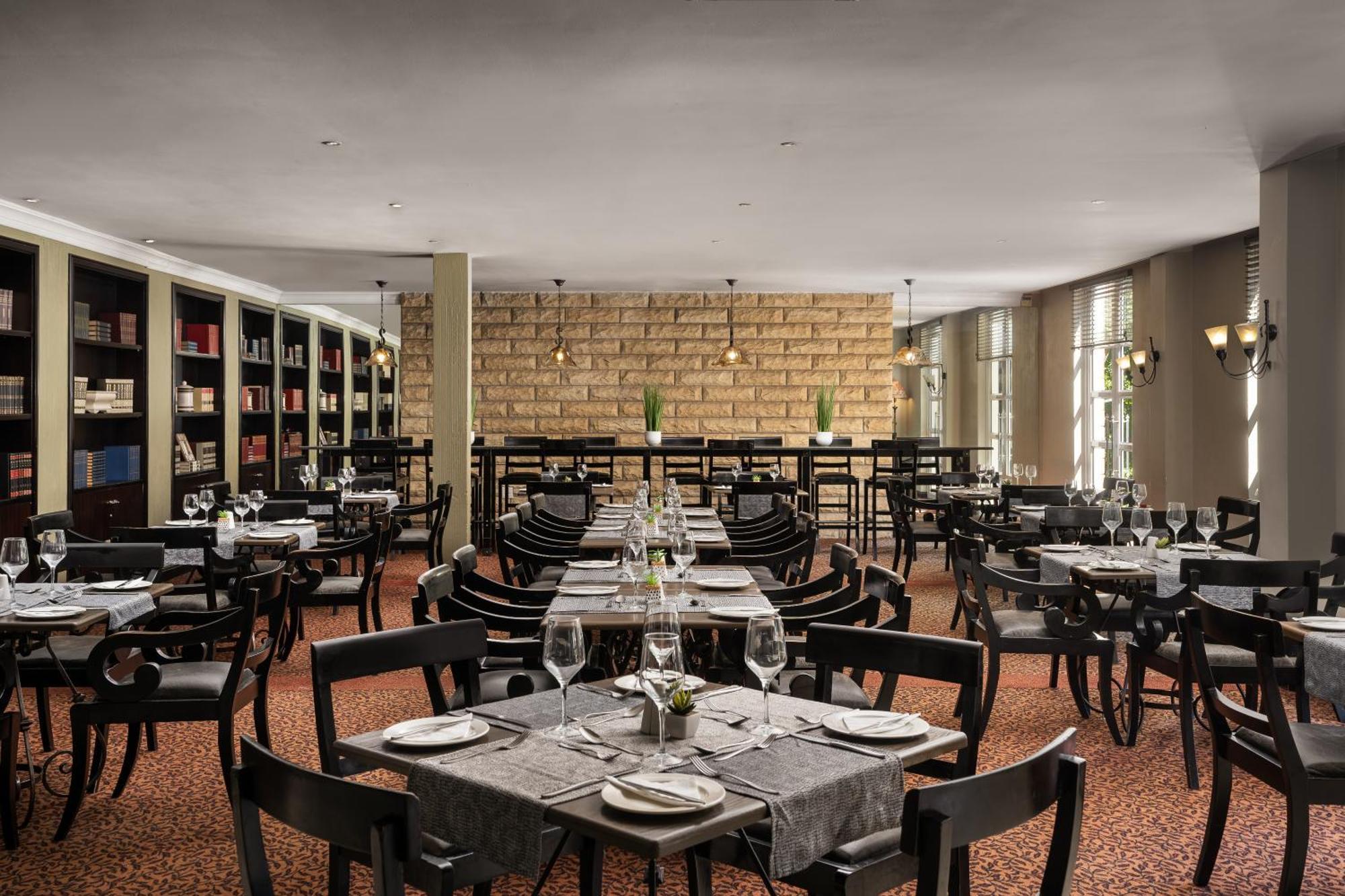 Protea Hotel By Marriott Bloemfontein Buitenkant foto